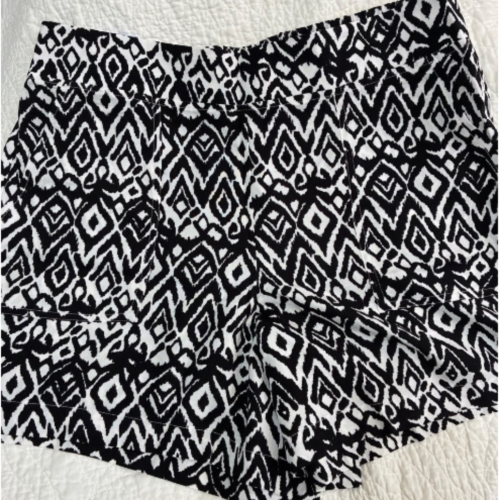 NWT Wild Fox Shorts, L